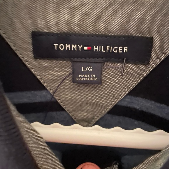Tommy Hilfiger button up - Picture 2 of 3